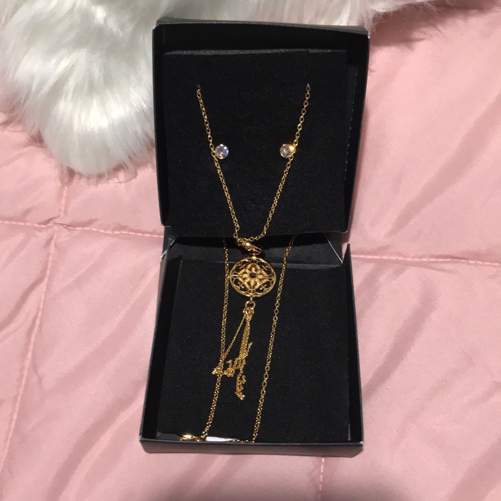 Necklace & Earring jewelry set!!